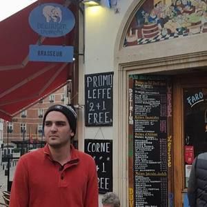 Meet your Posher, Gregory